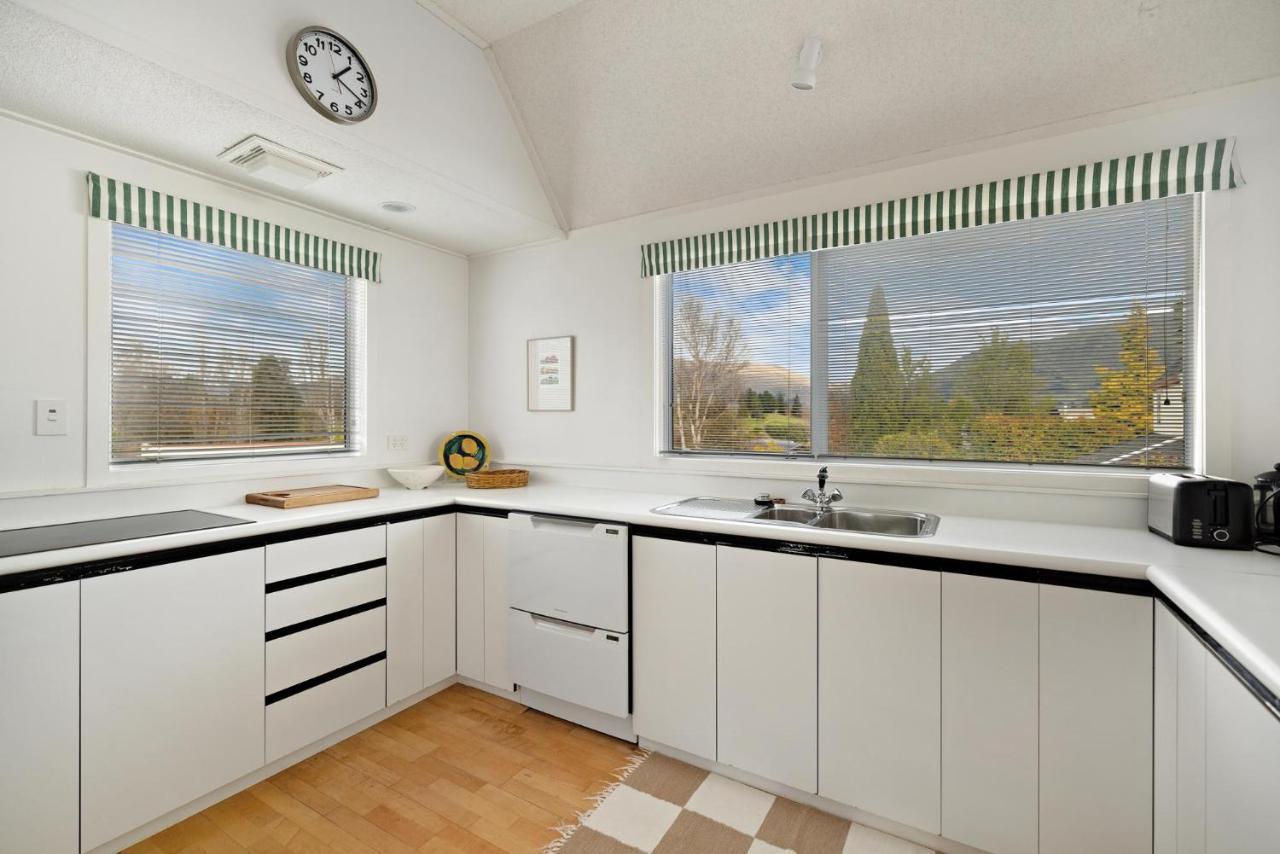 Apartamento Charming Views Wanaka Exterior foto